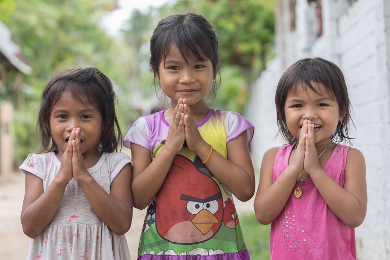 Why the Thai Wai Greeting Changes With Context