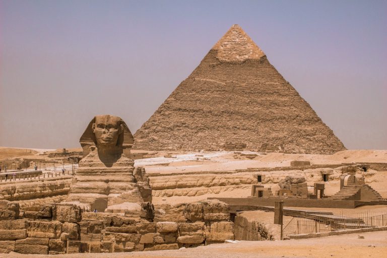 How Egyptians Welcome Guests With Food and Tea