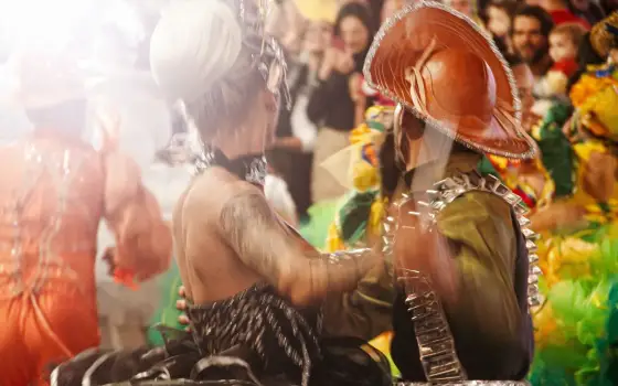 Why Family Gatherings Can Run Late in Colombia
